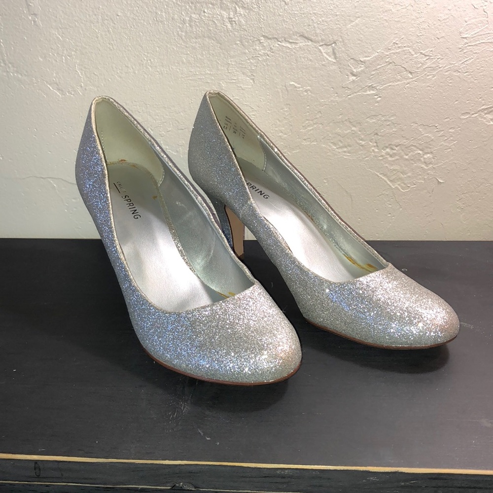 Silver Glitter Round Toe Pumps